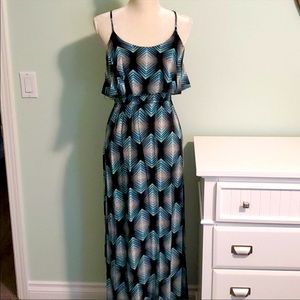 SOCIALITE Navy/Teal/White Sleeveless maxi dress in a geometric pattern, Small